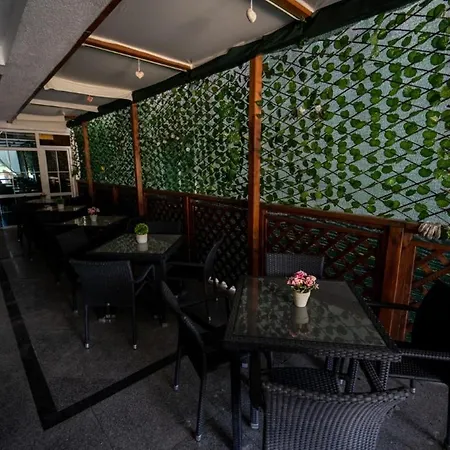 Szálloda Marina Bay *